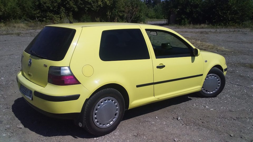 Volkswagen Golf Limoncello