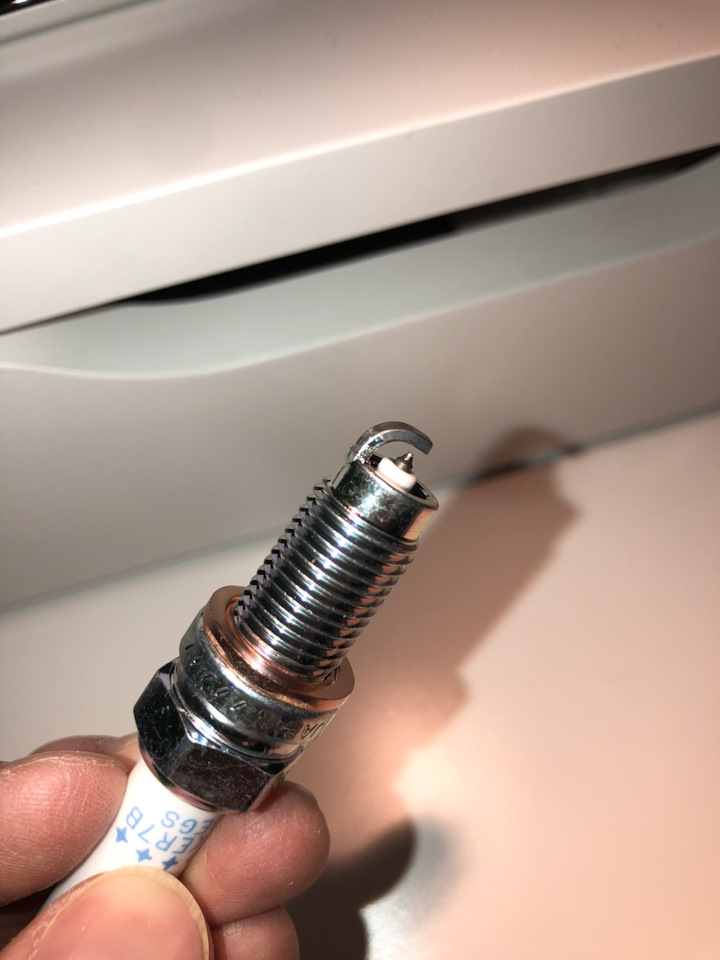 Свечи зажигания NGK 93231 / 04E905601B на Skoda Octavia A7 Mk3, Skoda ...