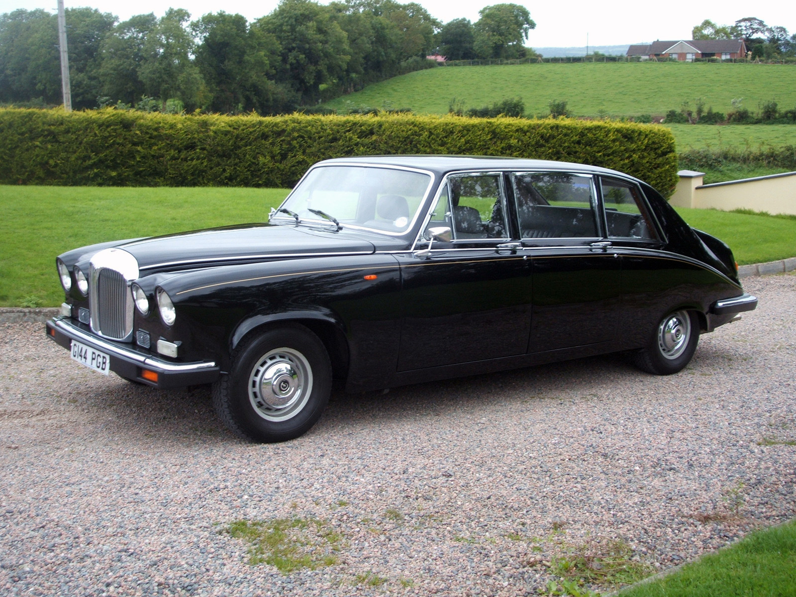 Daimler ds420 1975