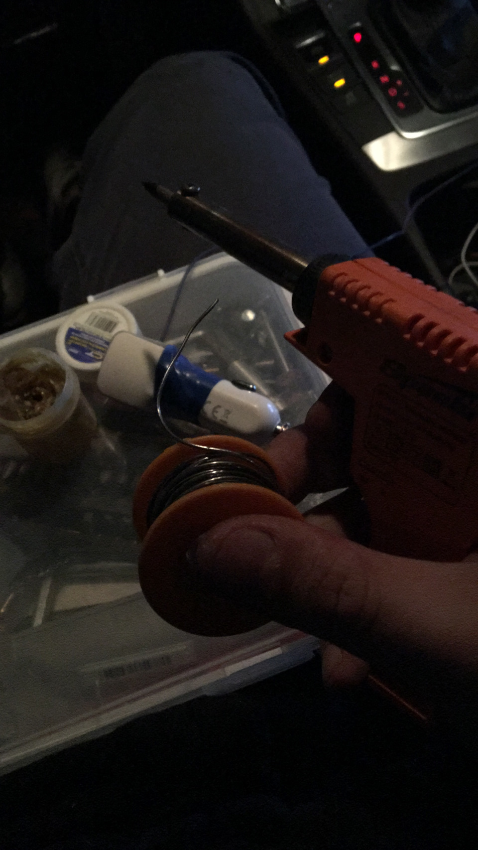 Видеорегистратор. подключение к плафону освещения салона. — Volkswagen ...