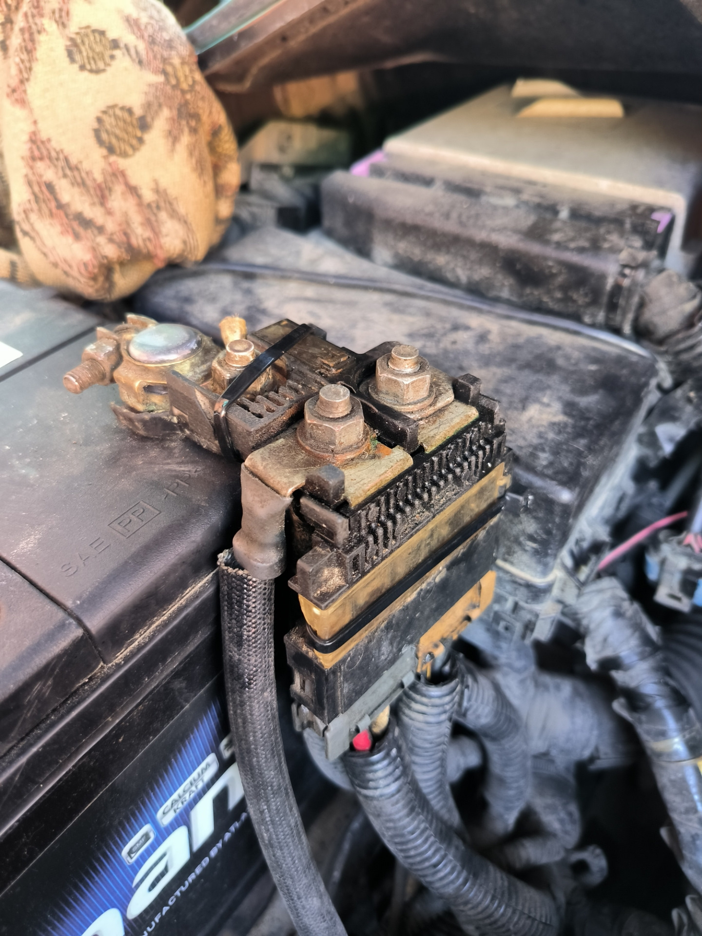 На ходу загорается лампа АКБ и BRAKE — Infiniti QX56 (1G), 5,6 л, 2007 ...