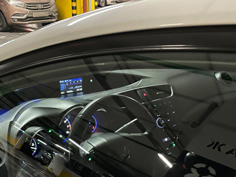 Черная кнопка аварийки от рейстайлинга — Honda Civic Hatchback (9G)