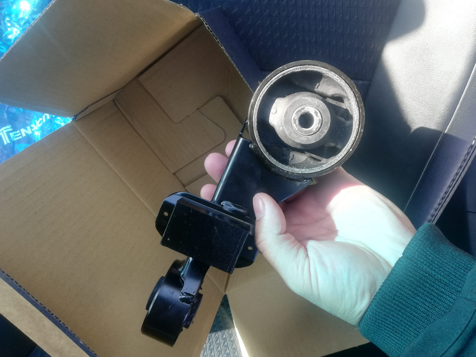Замена верхней подушки — Toyota Camry (XV50), 2,5 л, 2014 года ...