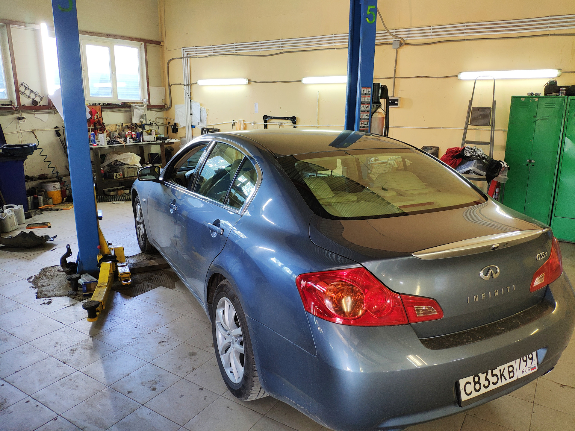 Infiniti g35x масло в двигатель