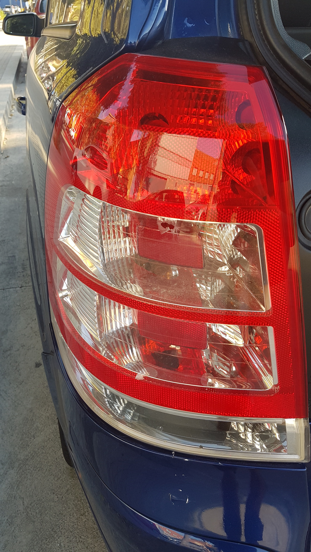 #100 Переклейка заднего фонаря - Opel Zafira B, 1,8 л, 2006 года своими руками D