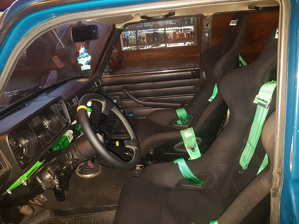 Установка спортивных сидений в авто