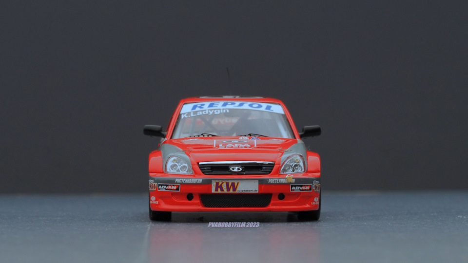 ミニカー 1/43 LADA Priora WTCC 2009 J. Thompson MODEL CARS Lada Priora №36 WTCC J.Tompson 2009 DIP 1:43