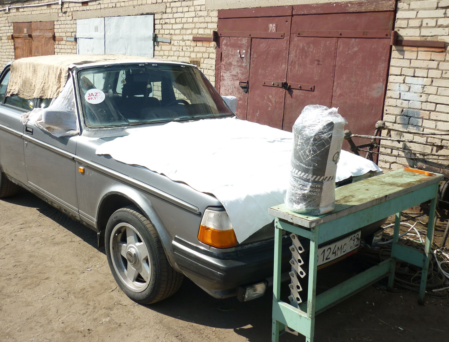 Замена лобового стекла, а по факту ещё и ремонт рамки. — Volvo 240, 2,3 л,  1987 года | кузовной ремонт | DRIVE2