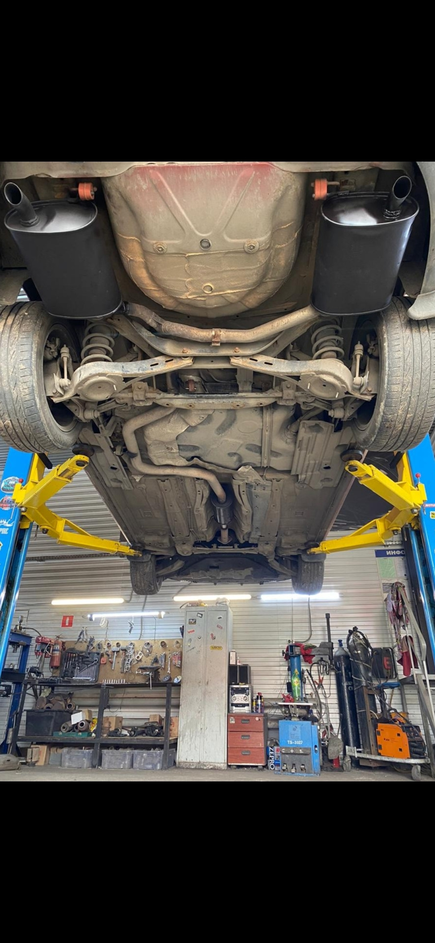 Ремонт выхлопной системы (запись для истории) — Ford Mondeo IV, 2,3 л ...