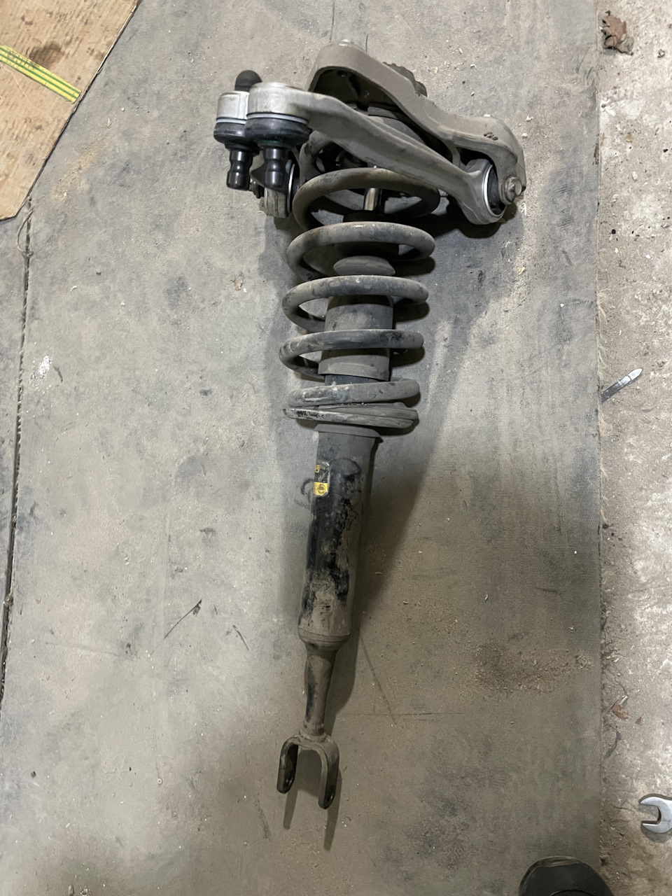 Замена рычагов, сварка поворотного кулака (цапфы) — Audi A4 (B7), 2 л ...