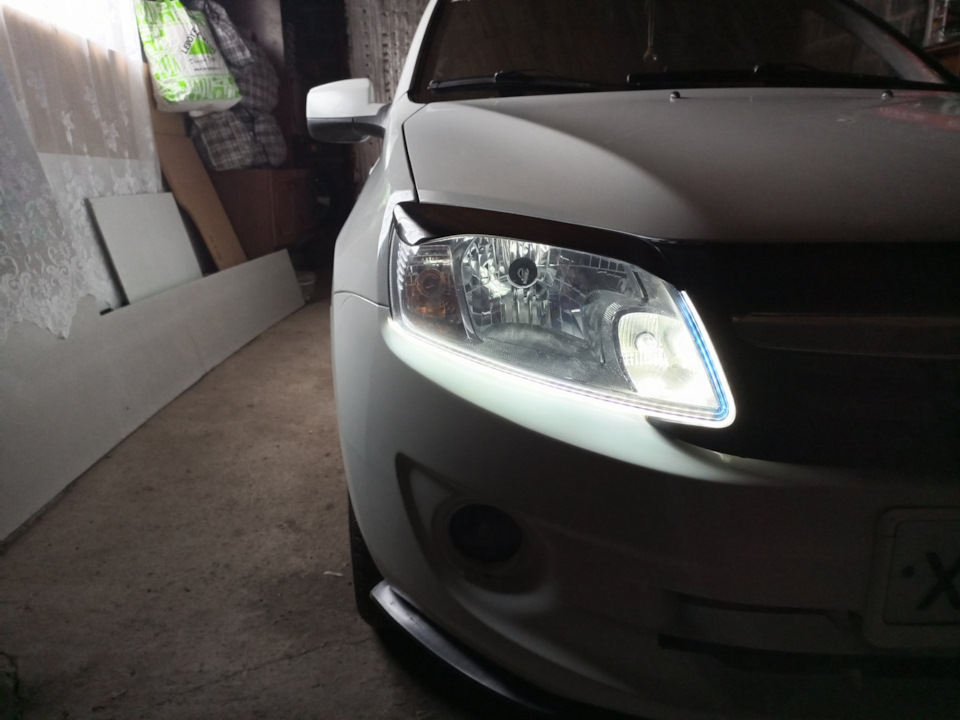 Дневные ходовые огни)) — Lada Гранта, 1,6 л, 2013 года | тюнинг | DRIVE2
