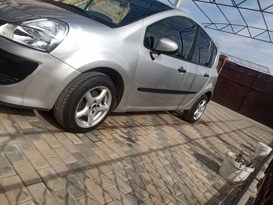 Проставки Модуса — Renault Modus, 1,5 л, 2009 года | тюнинг | DRIVE2