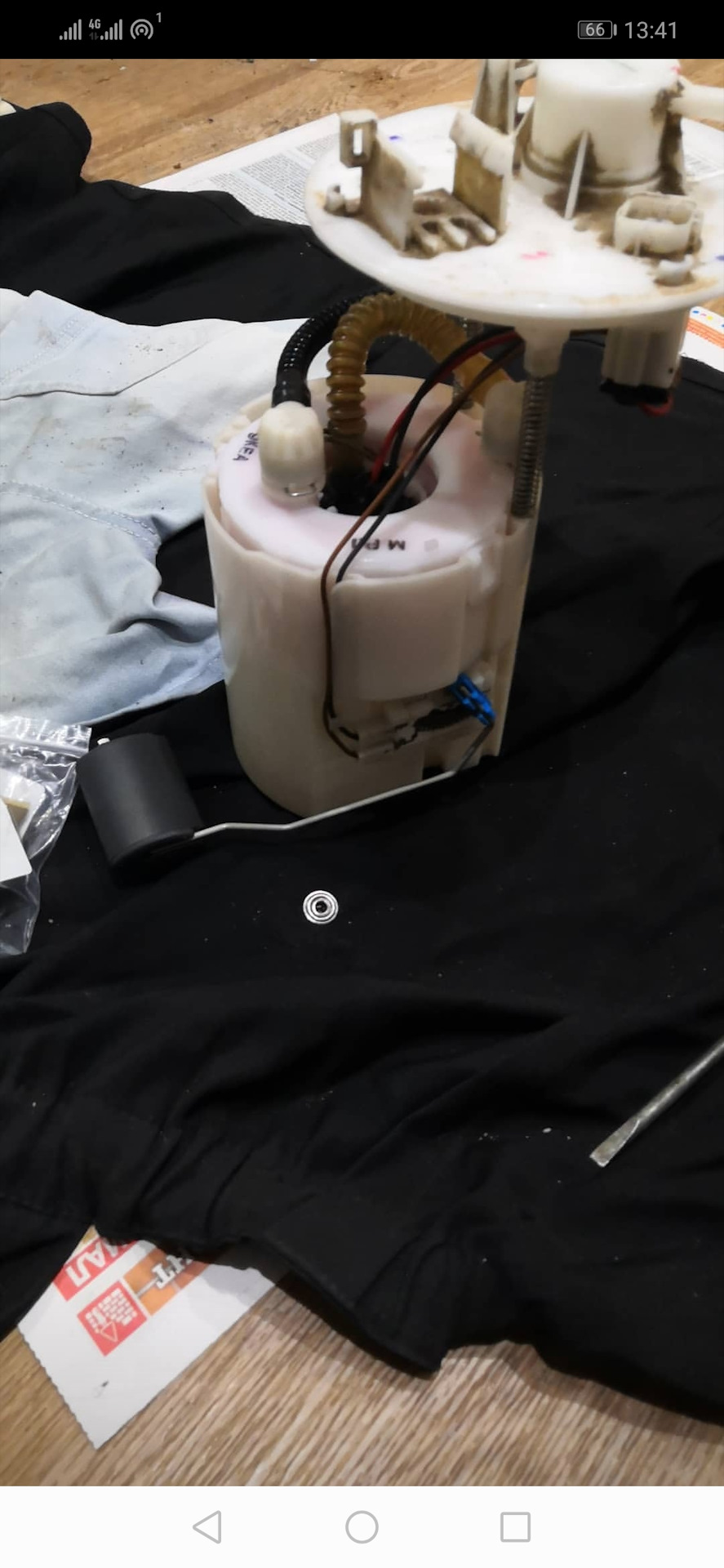 Замена топливного фильтра — KIA Rio (3G), 1,6 л, 2017 года | своими ...