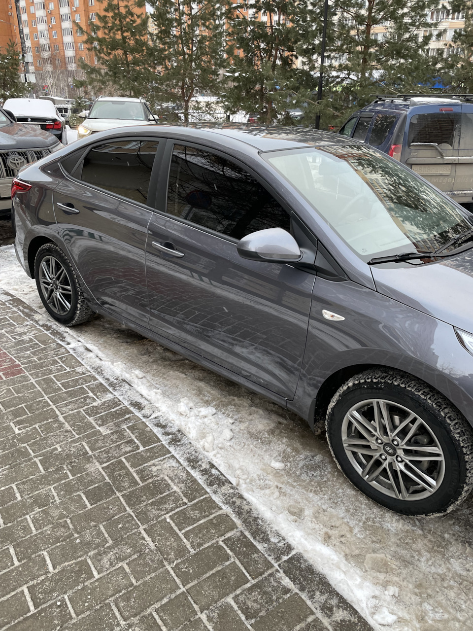 Продажа — Hyundai Solaris (2G), 1,6 л, 2022 года | колёсные диски | DRIVE2