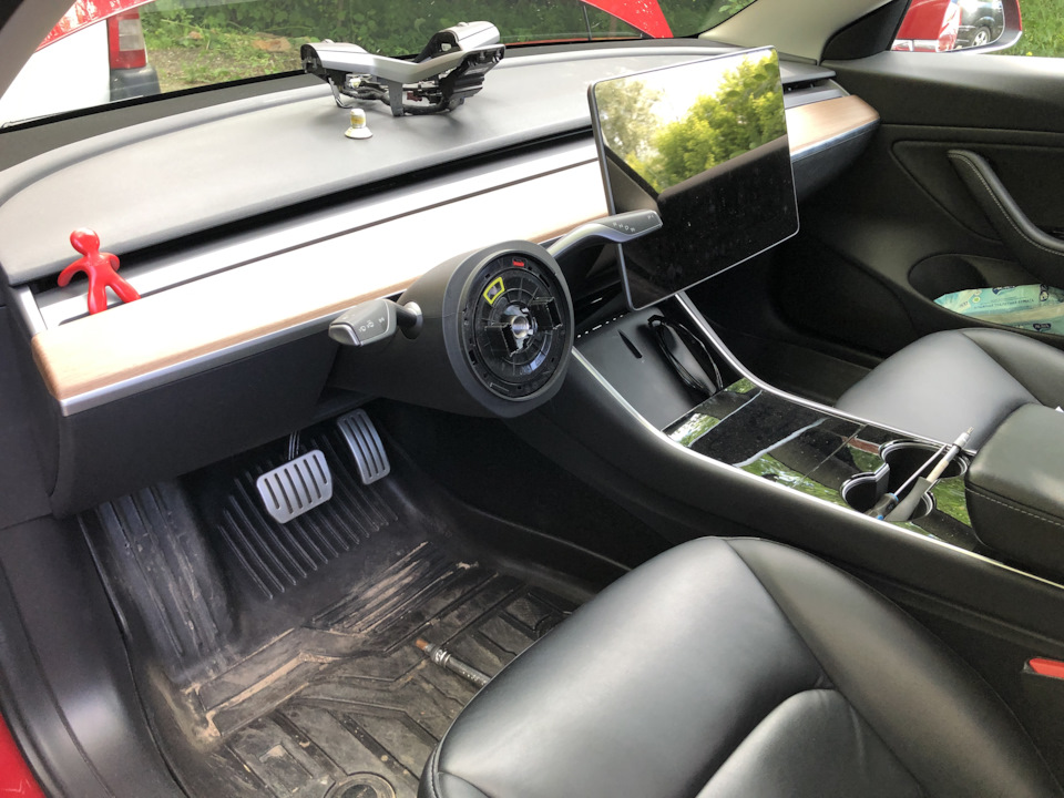 В будущем Теслы, наверное, будут примерно такие )) — Tesla Model 3 (1G)