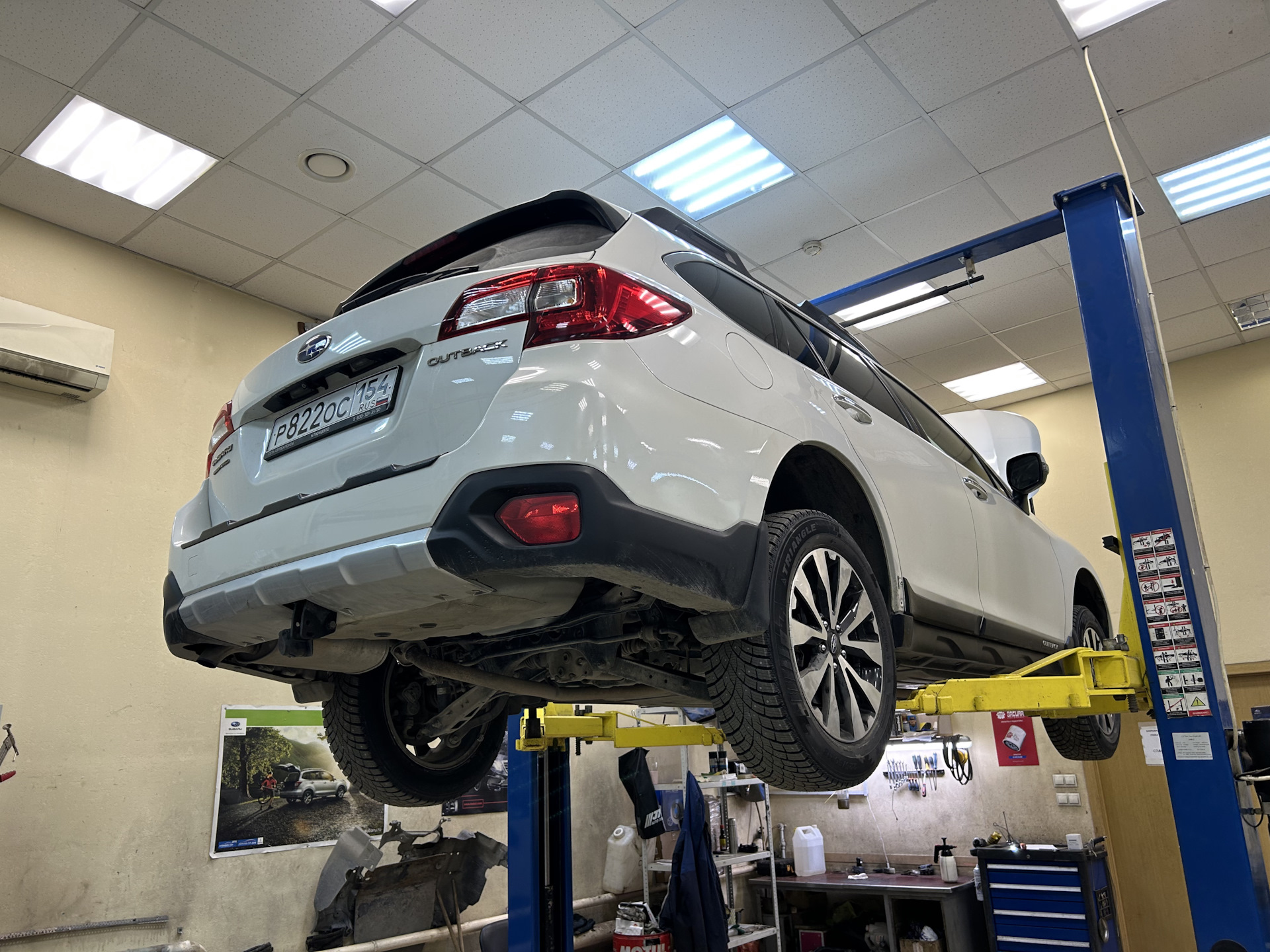 Первая замена масла и втулок стабилизатора — Subaru Outback (BS), 2,5 л ...