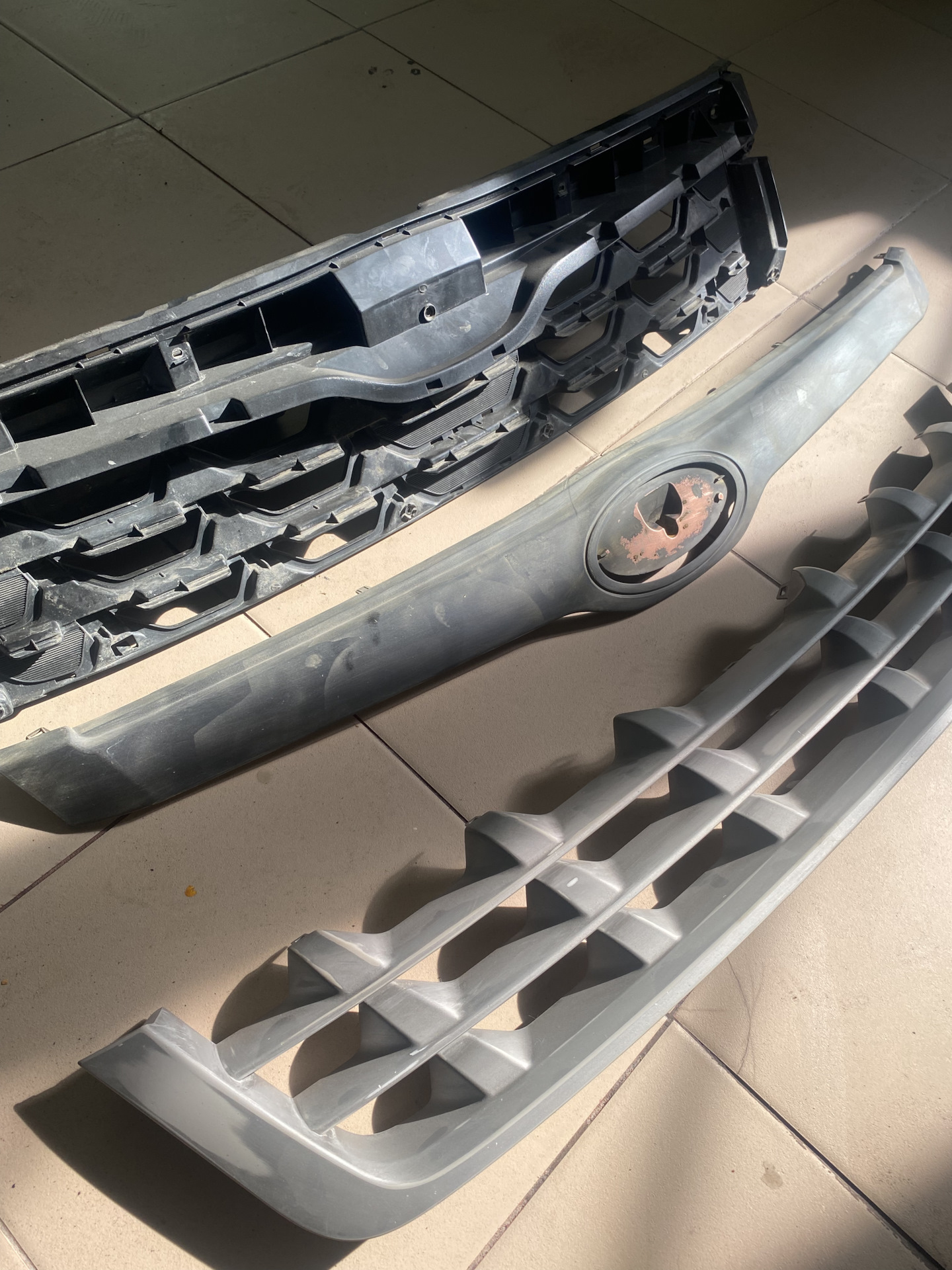 Покраска радиаторной решетки — Subaru Forester (SH), 2,5 л, 2012 года ...