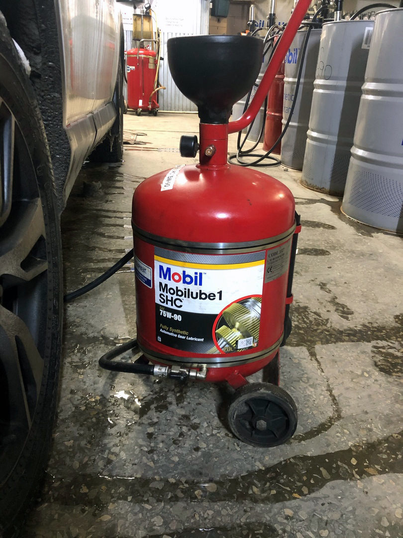 Замена масла в раздатке и заднем дифференциале (39к) — Toyota RAV4 (IV ...