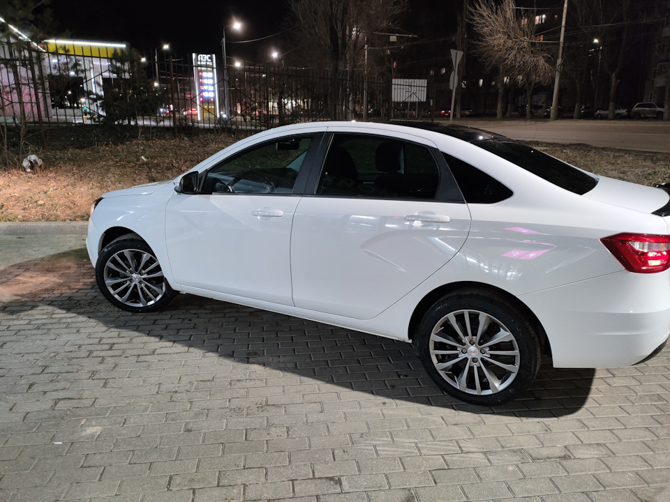 Диски iFree на резине 205/50/r17 — Lada Vesta (1G), 1,6 л, 2021 года ...