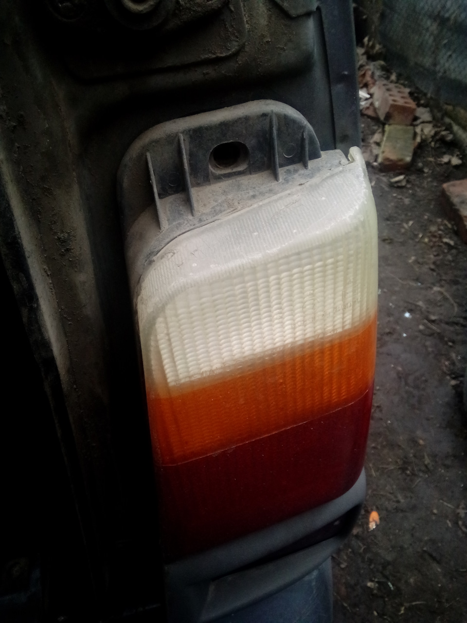 Открутил задний фонарь — Lada 2120 Надежда