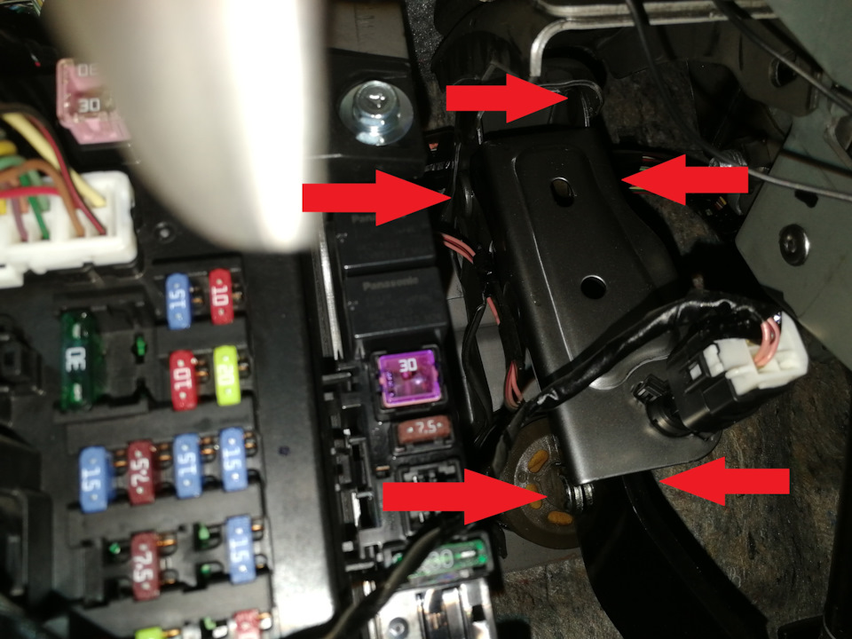 Заскрипела педаль тормоза — Mitsubishi Lancer X, 1,6 л, 2014 года ...