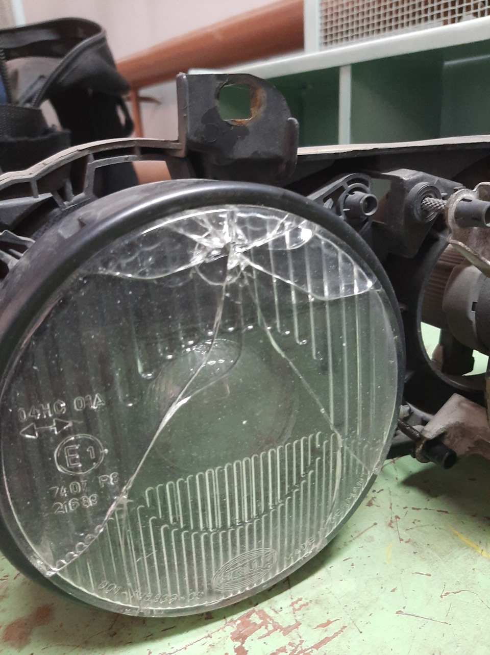 Отчего лопнула фара — BMW 5 series Touring (E34), 2,5 л, 1992 года ...