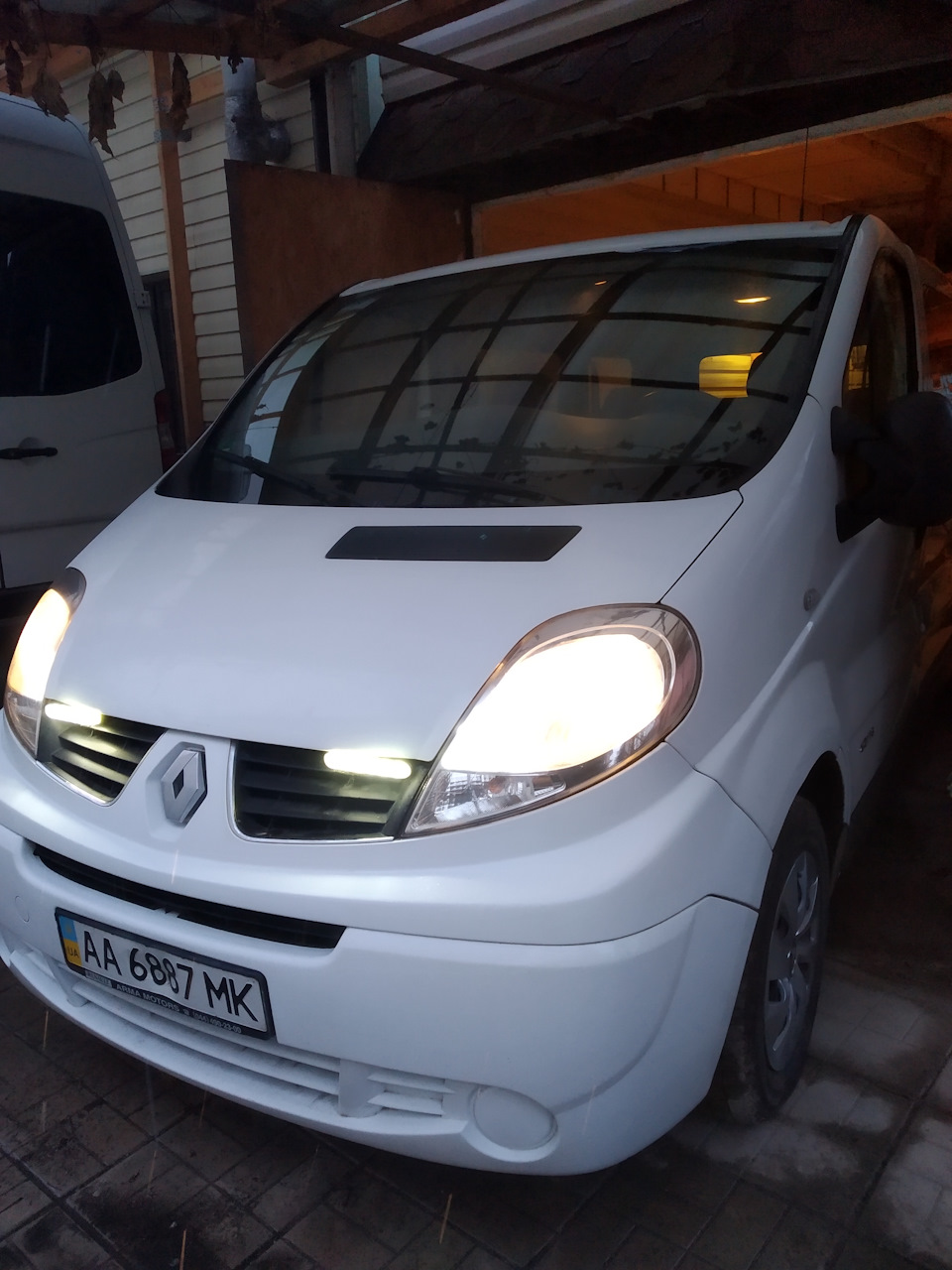 Пришло время. $ 11 000 — Renault Trafic (2G), 2 л, 2012 года | продажа  машины | DRIVE2