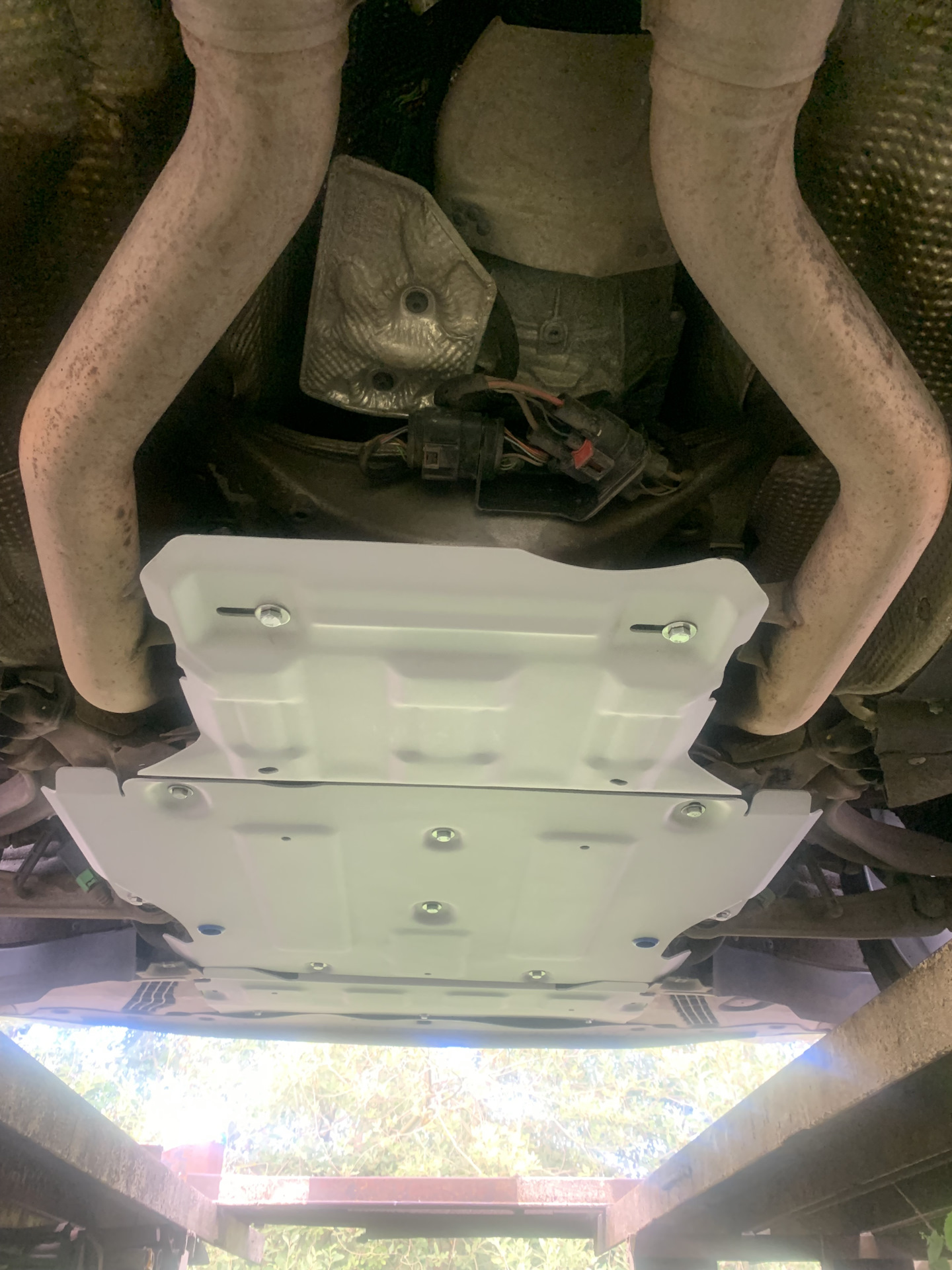 Установка защиты картера, КПП и раздатки на Audi A6C8 — Audi A6 (C8), 3 ...