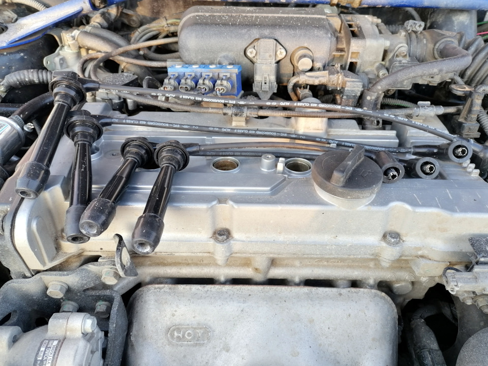 Провода разложены по цилиндрам. — Hyundai Accent (2G)