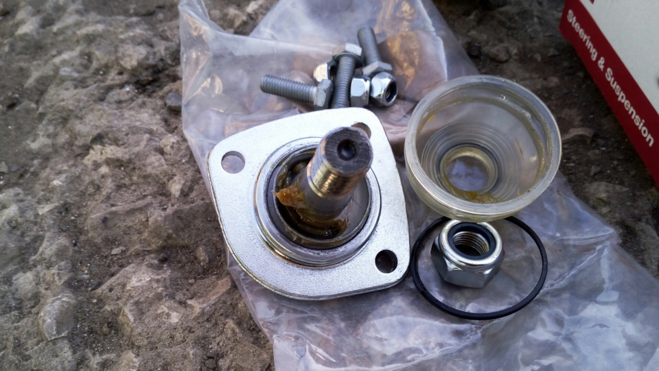 Замена шаровой верхняя правая — ФВК 2302 Бизон, 1,5 л, 1995 года ...