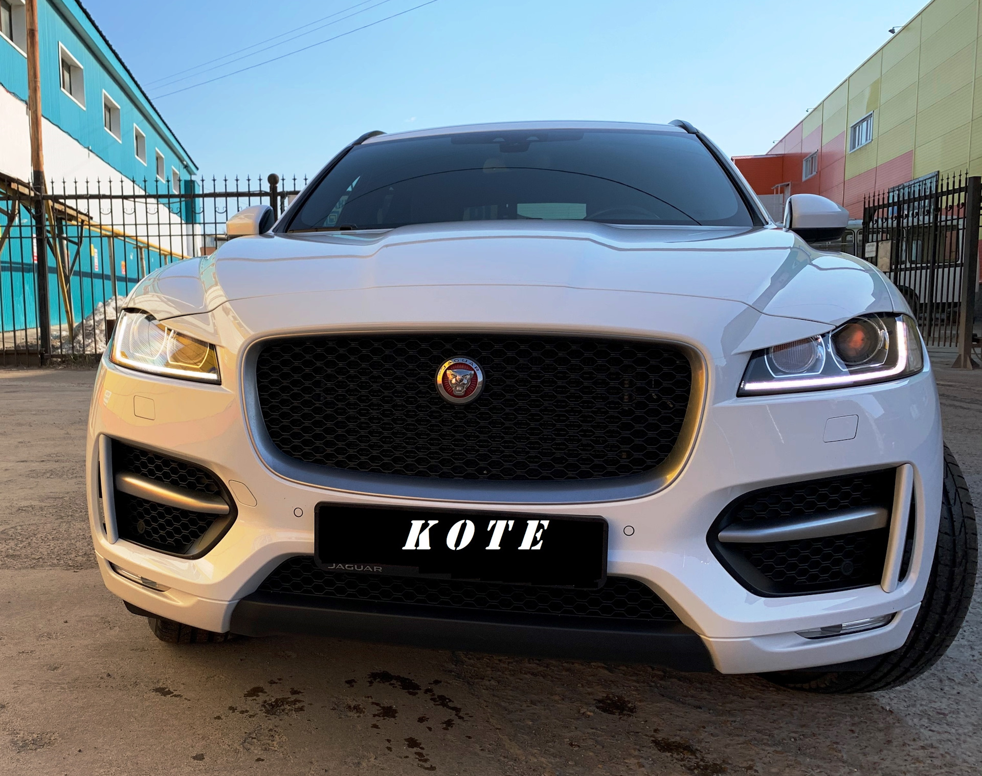 Jaguar f Pace фары