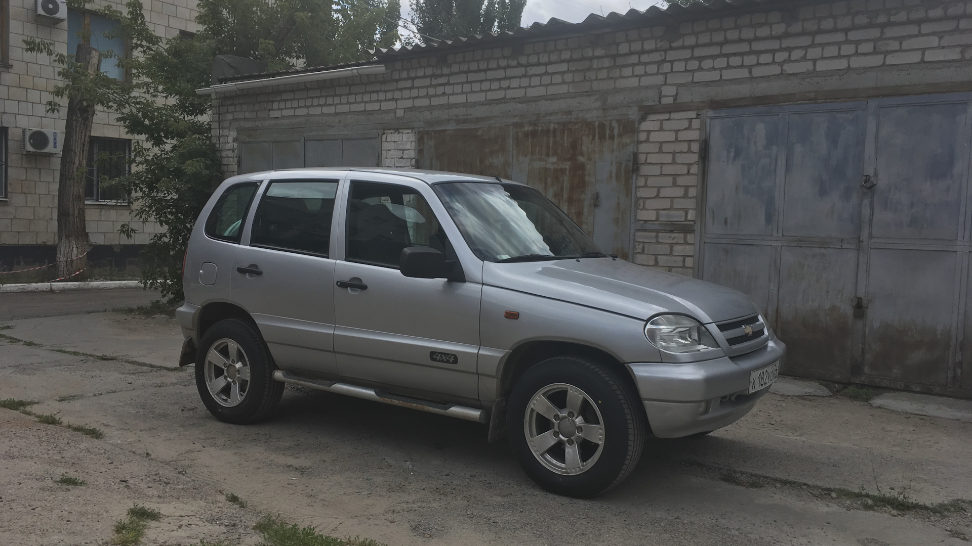 Chevrolet Niva fam 1