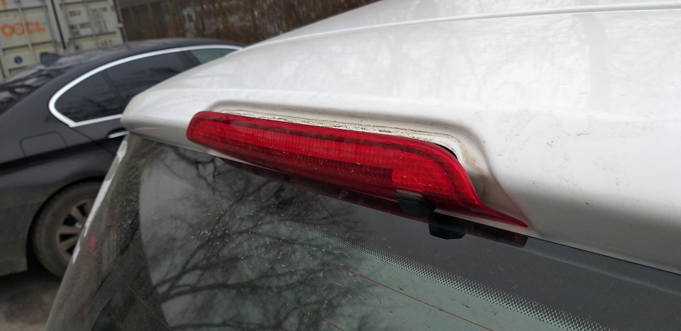 Замена лампочки в дополнительном стоп. сигнале S-max — DRIVE2