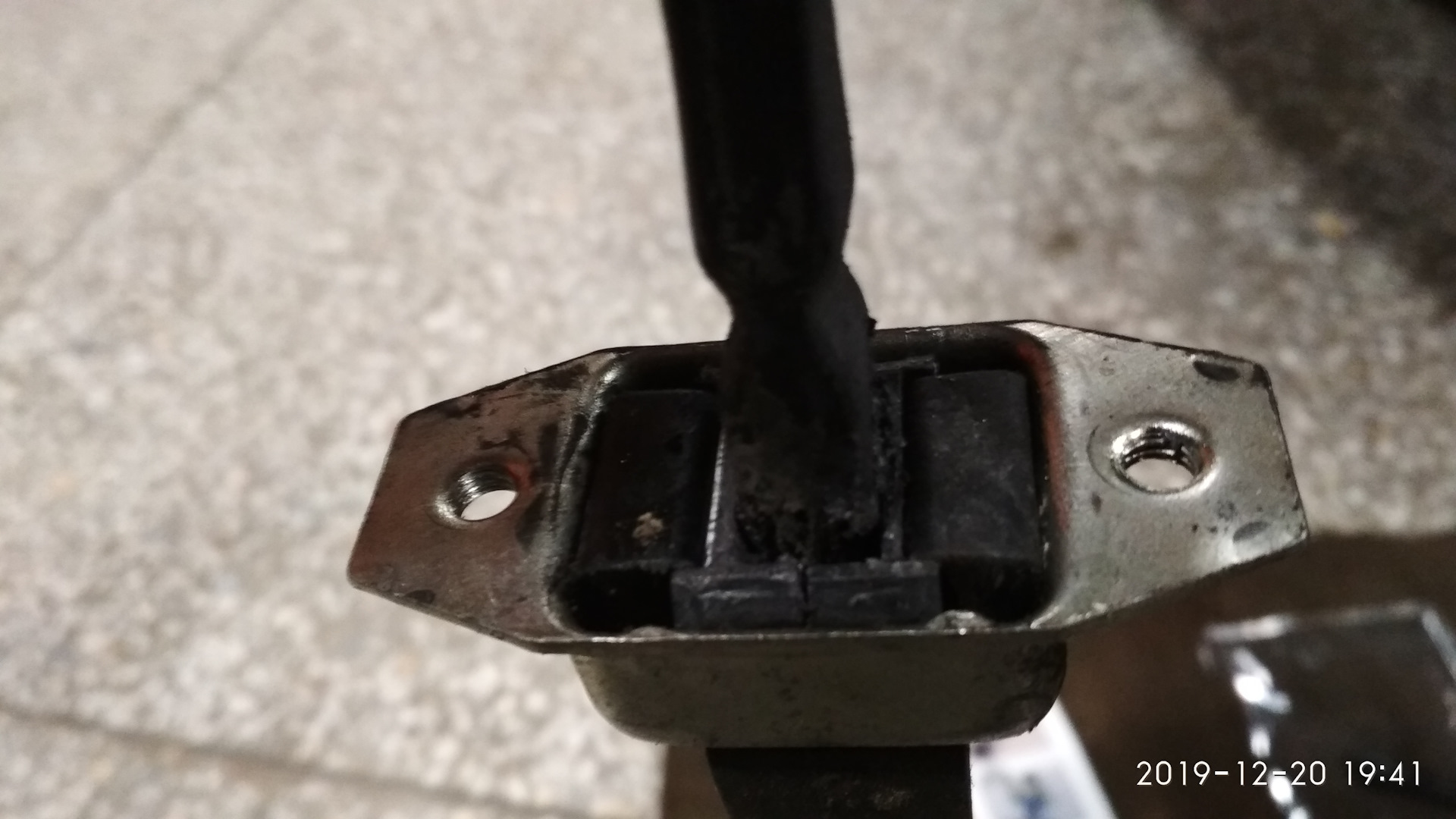 фиксатор двери митсубиси лансер. фиксатор двери киа сид 2010. фиксатор ремкомплект дверей лансер 9 артикул. как поменять фиксатор двери. как поменять фиксатор двери.