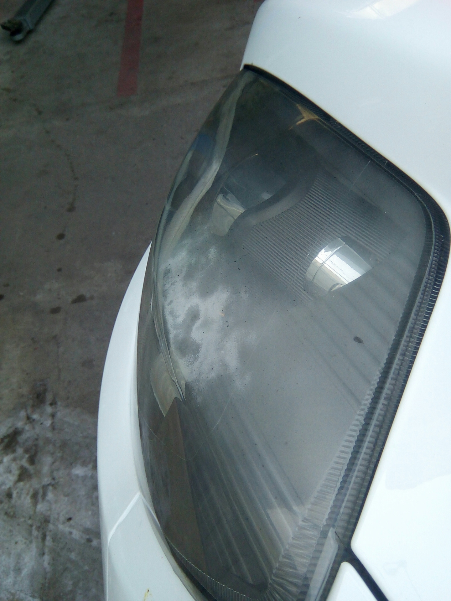 Помутнела одна фара — Geely Emgrand X7, 2 л, 2016 года | визит на ...