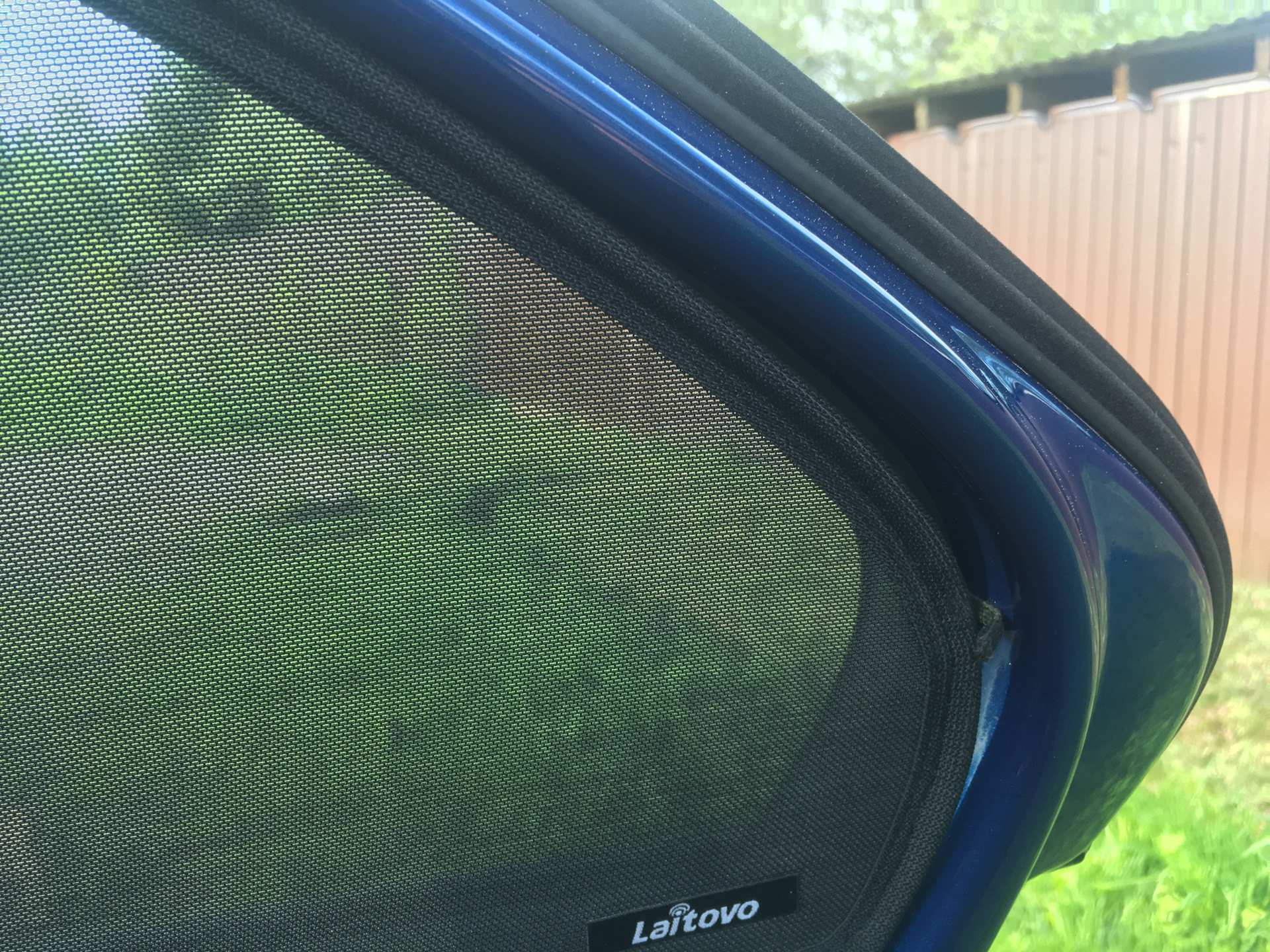 Установка каркасных шторок на задние дверные стекла — Skoda Rapid (2G ...