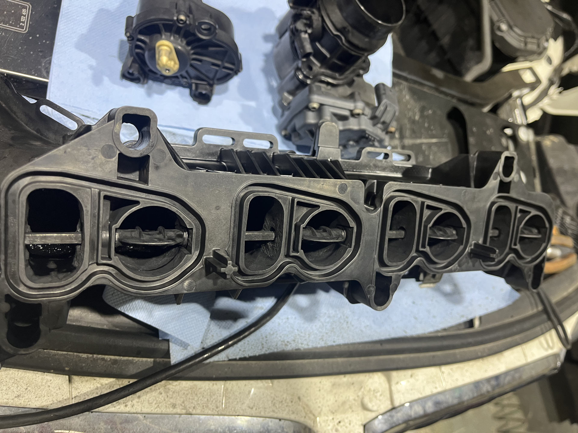 Чистка впускного коллектора B47 — BMW X3 (F25), 2 л, 2015 года | своими ...