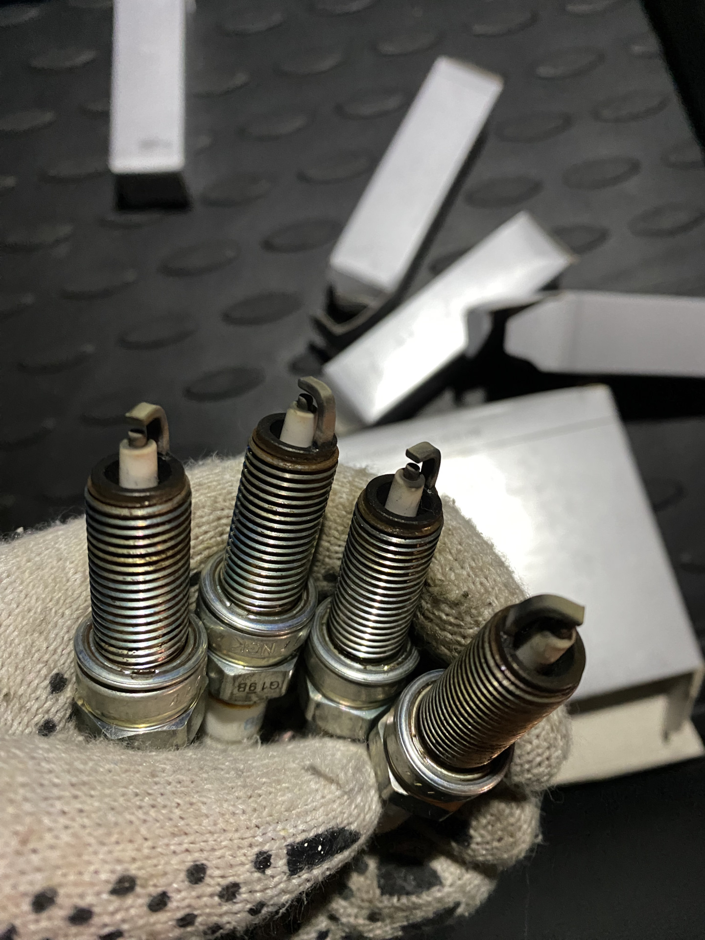 Вибрация на холостых и в начале движения. Замена свечей. — Hyundai ...