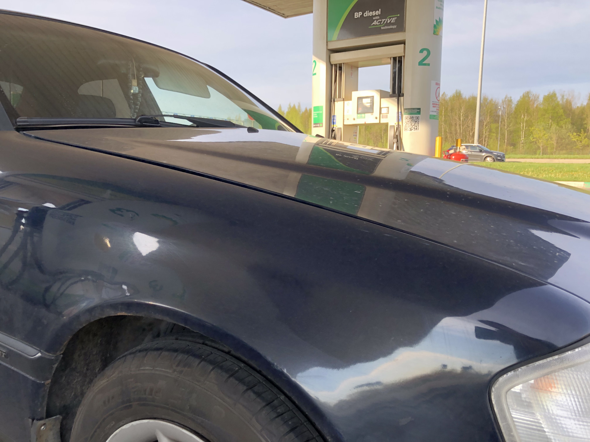 Зазор между капотом и крылом — Mercedes-Benz C-class (W202), 1,8 л ...