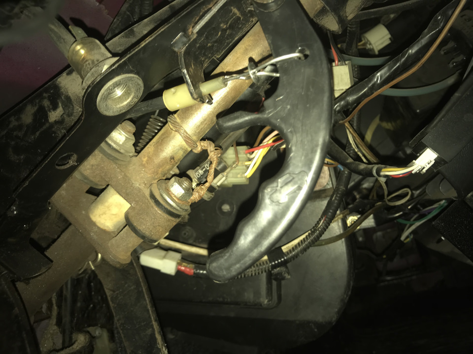 Сломалась ручка открывания капота — ЗАЗ 1102, 1,2 л, 2005 года ...