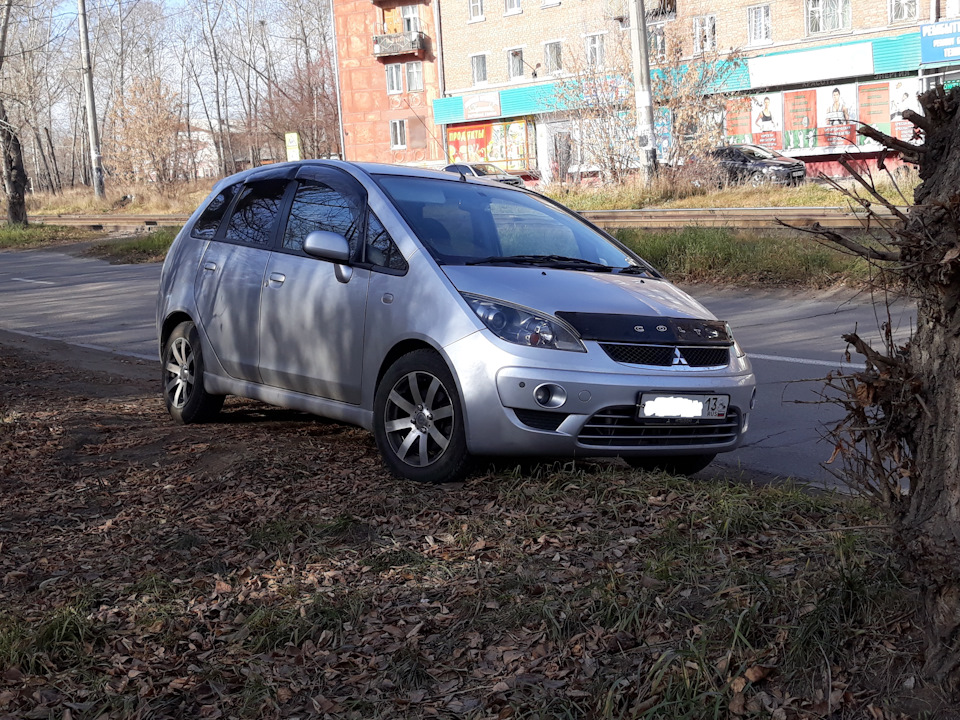 Mitsubishi colt plus. Mitsubishi Colt плюс 2010 года. Ниссан Кольт плюс. Митсубиси Кольт полноприводной