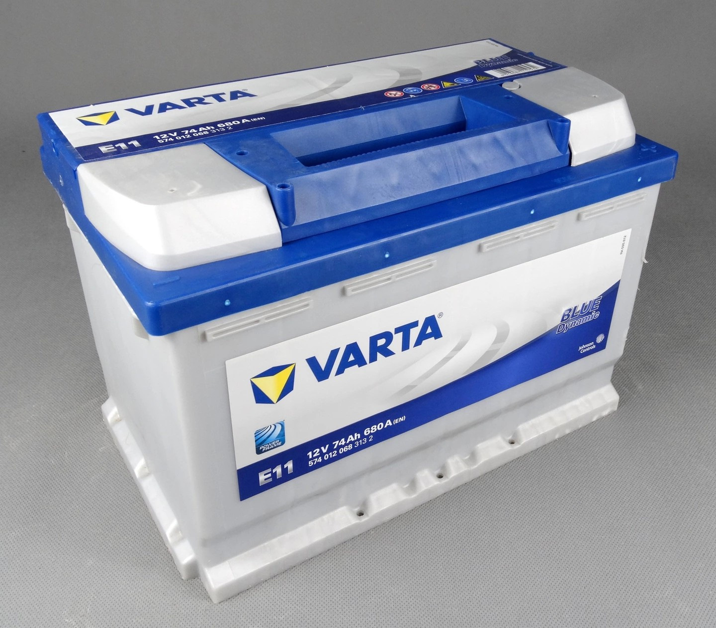 Аккумулятор автомобильный евро. АКБ Varta 680ah. Аккумулятор Varta e43 Blue Dynamic. Аккумулятор Varta 62 Ah. Аккумулятор варта 72 а/ч 680.