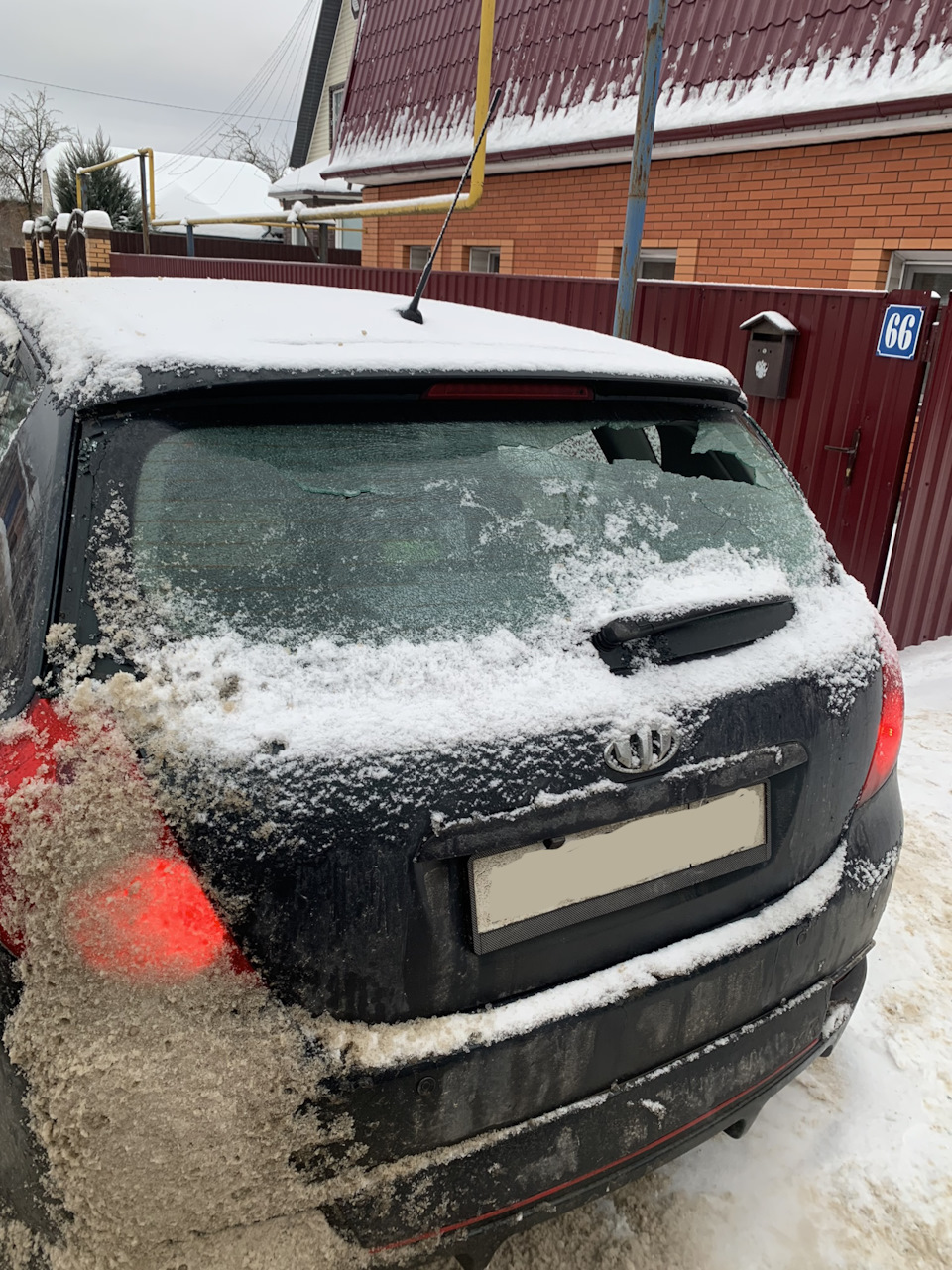 Разбили заднее стекло, с Новым годом 🍾 — KIA Ceed (1G), 1,4 л, 2008 года |  ДТП | DRIVE2