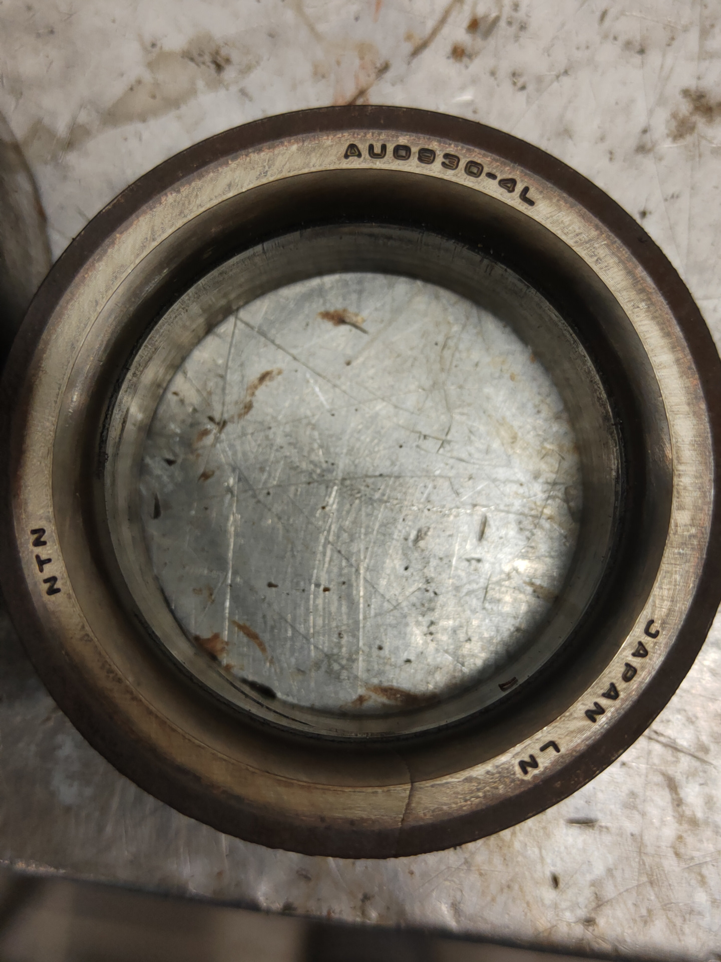 Замена подшипника передней ступицы XL — Mitsubishi Outlander XL, 2,4 л ...