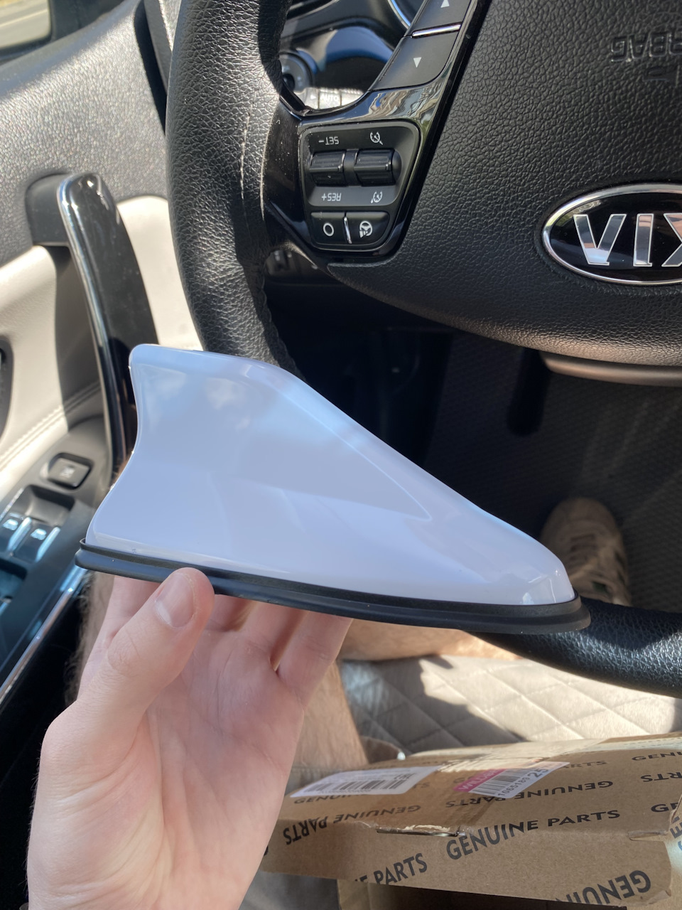 Плавник вместо штатной антенны — KIA Ceed SW (2G), 1,6 л, 2013 года ...