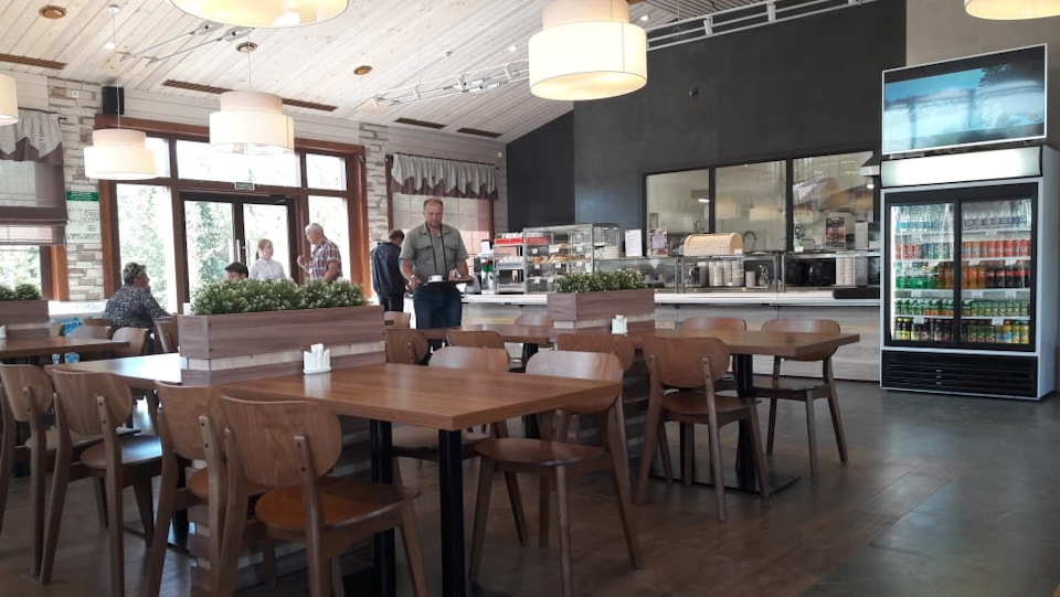 Кафе на территории мраморного карьера. — Audi A4 Avant (B7)