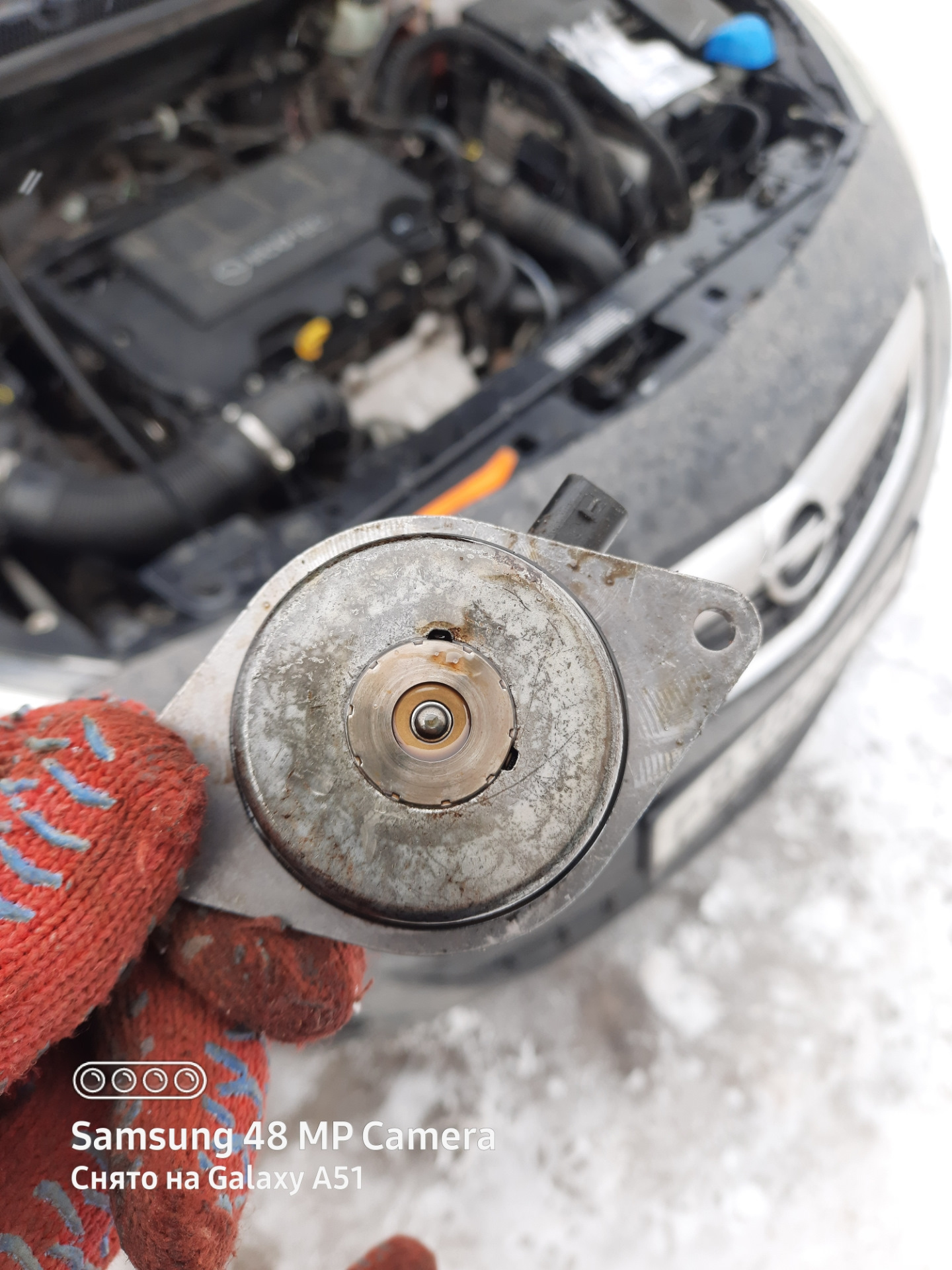 Замена прокладок клапана фазовращателя — Opel Astra J, 1,4 л, 2012 года ...