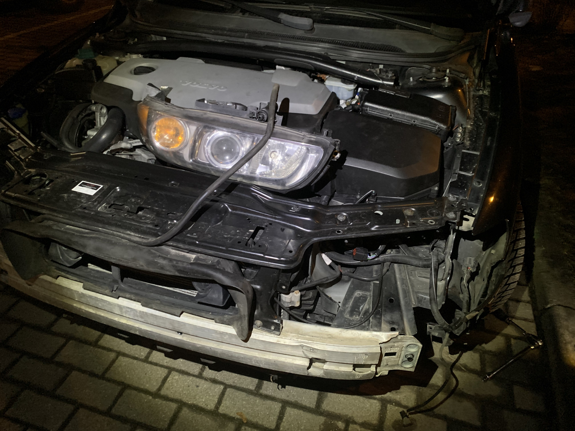 Замена блока розжига — Volvo S60 (1G), 2,4 л., 2010 года | электроника ...