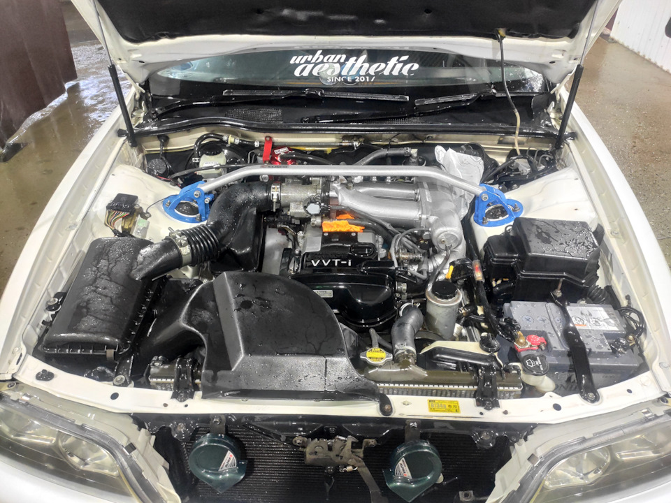 Аккуратно и не спеша смыл средство, но глаз уже радуется — Toyota Chaser (100)