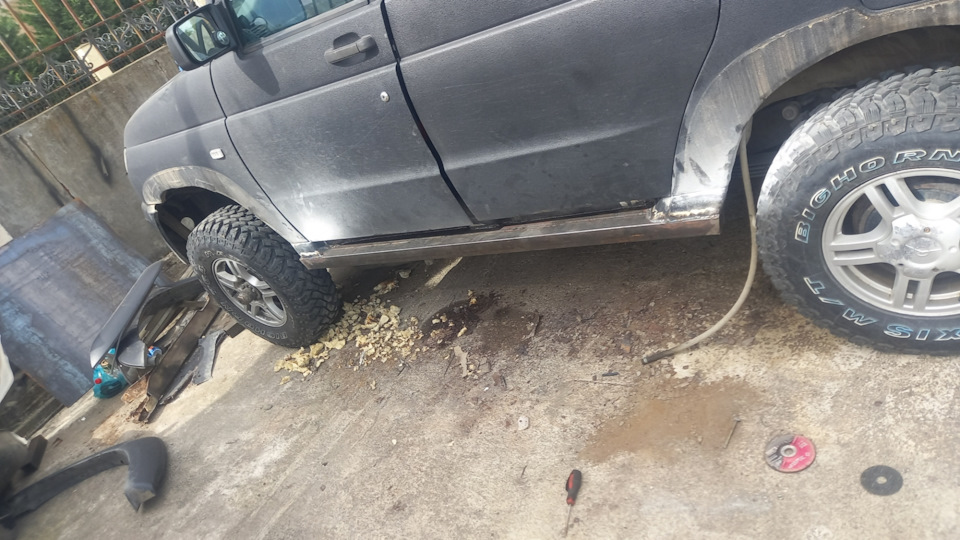 Профильная труба 60х60 вместо порогов на уаз патриот. — УАЗ Patriot, 2 ...